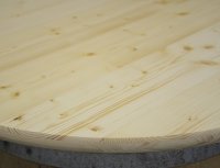 Tabla de madera como superficie para barriles de vino, lacado transparente