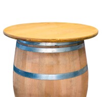 Tabla de madera como superficie para barriles de vino,...
